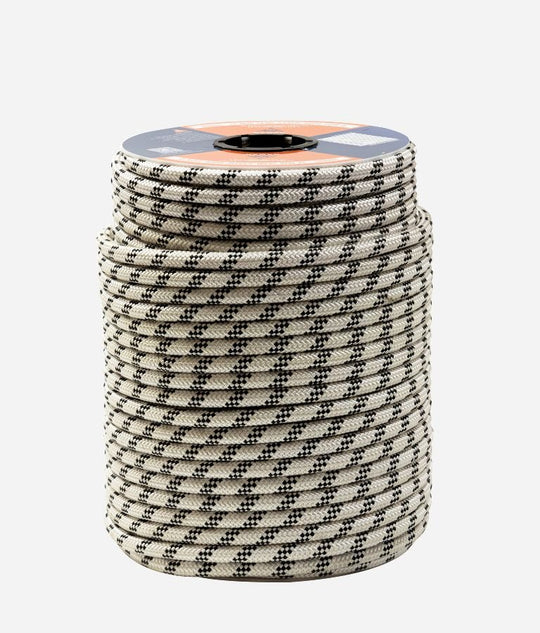La cuerda semiestática INDUS de 12,0 mm está diseñada específicamente para ofrecer una resistencia y una fiabilidad sin igual allí donde más importa.