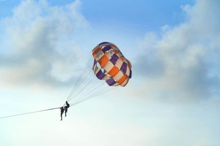 Parasailing 1